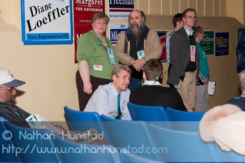 Mayor R. T. Rybak chats with a delegate at the SD59 convention